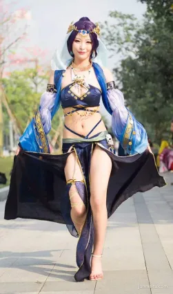 美豔大白腿小蠻腰飽滿氣質漂亮COSER