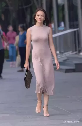 街拍 | 很貼身的連衣裙