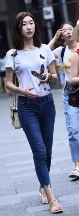 高挑緊身牛仔褲大長腿白皙氣質漂亮美女