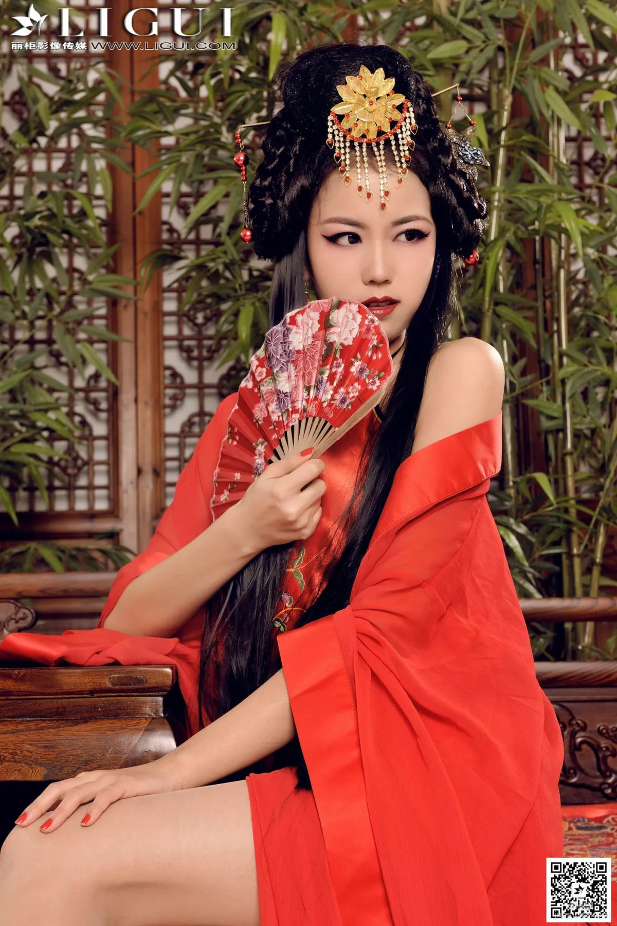 Model 可馨《极品古装美女丝足》上下全集 [丽柜LiGui] 美腿玉足写真图片1