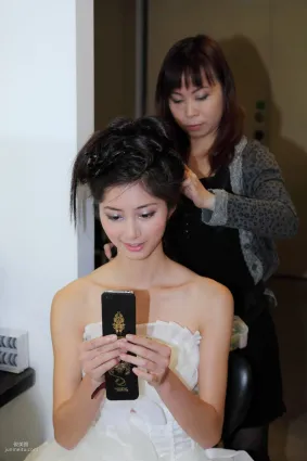 台灣氣質美女Emily《唯美白色婚紗》 寫真集