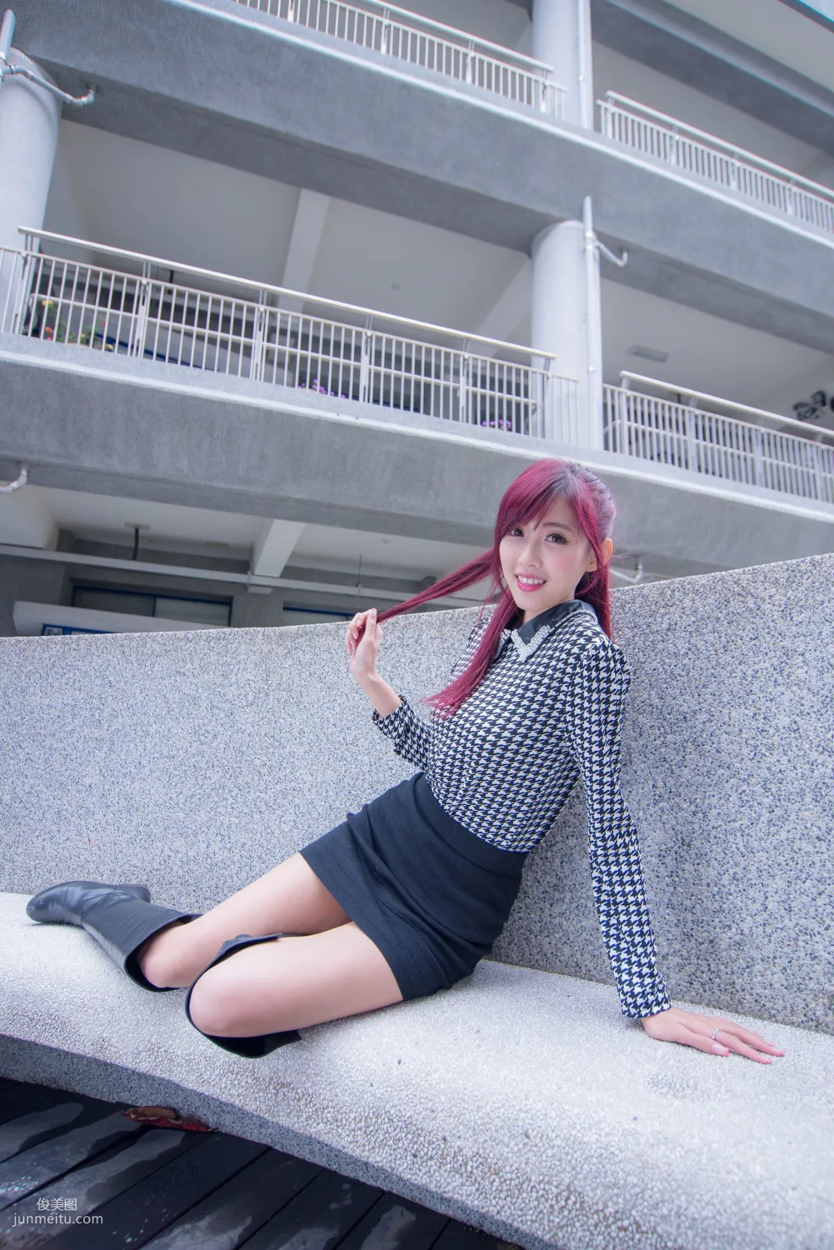 廖挺伶/Kila晶晶《超短裙+长靴街拍》写真集29