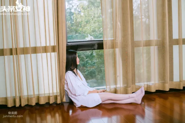 靈兒《閨房白襯衫》 [頭條女神] 寫真集