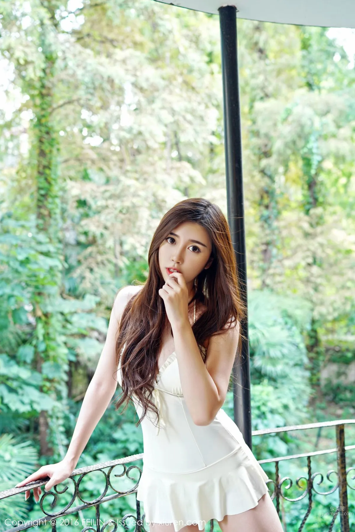 方绮言Ayaka《3套小清新系列》 [嗲囡囡FEILIN] Vol.052 写真集8