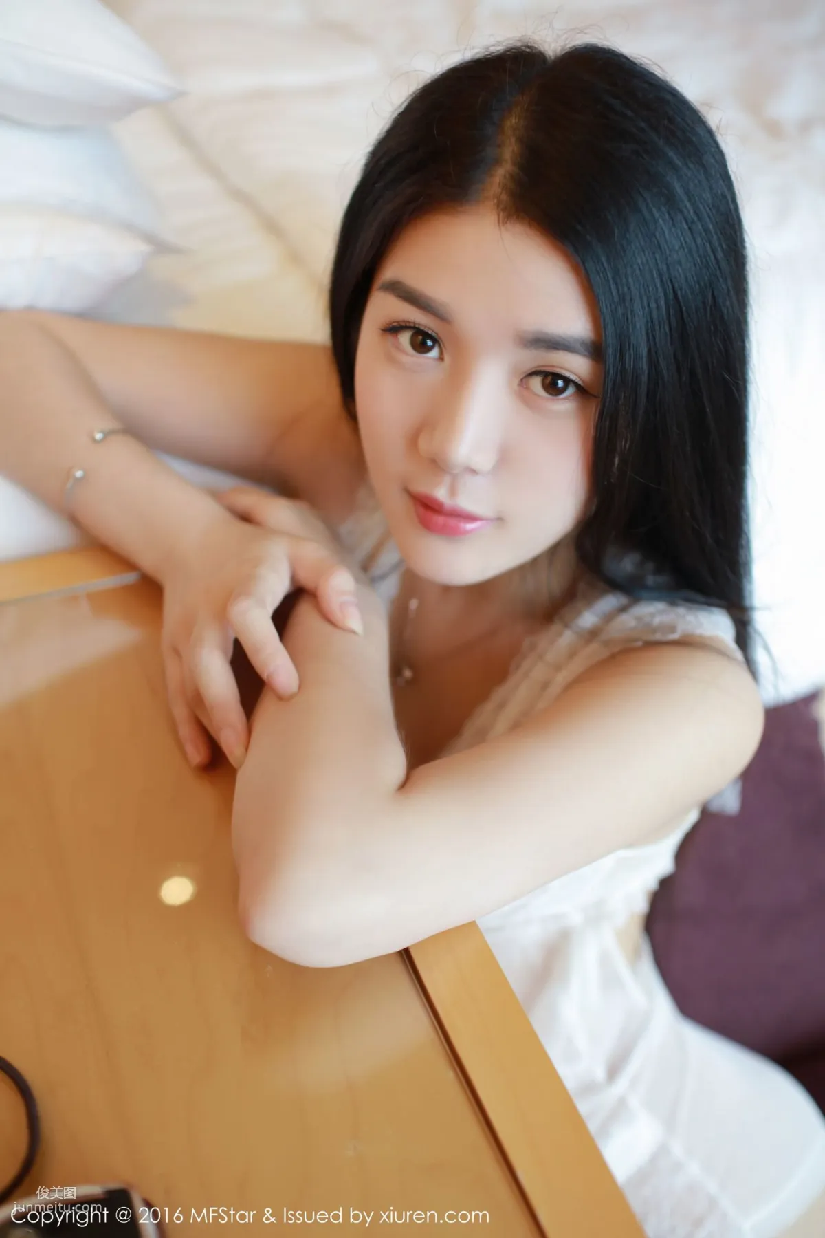 王梓童Doirs《气质独特，肌肤胜雪，杨柳细腰的美女模特》 [模范学院MFStar] Vol.062 写真集2