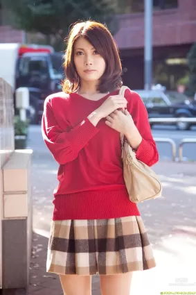 堀内秋美《《美しすぎる人妻が放つ濃厚なエロオーラ》》寫真集 [DGC] NO.1106