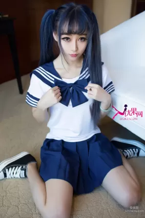 [尤果網Ugirls] U053 小可愛《蘿莉有風險，撲倒需謹慎》 寫真集