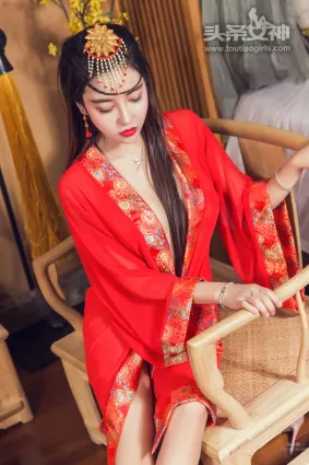 李梓熙《SSS級熟女》 [頭條女神] 寫真集