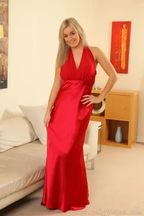 [OnlyTease] Amy Green 紅色長裙+黑絲美腿 寫真集