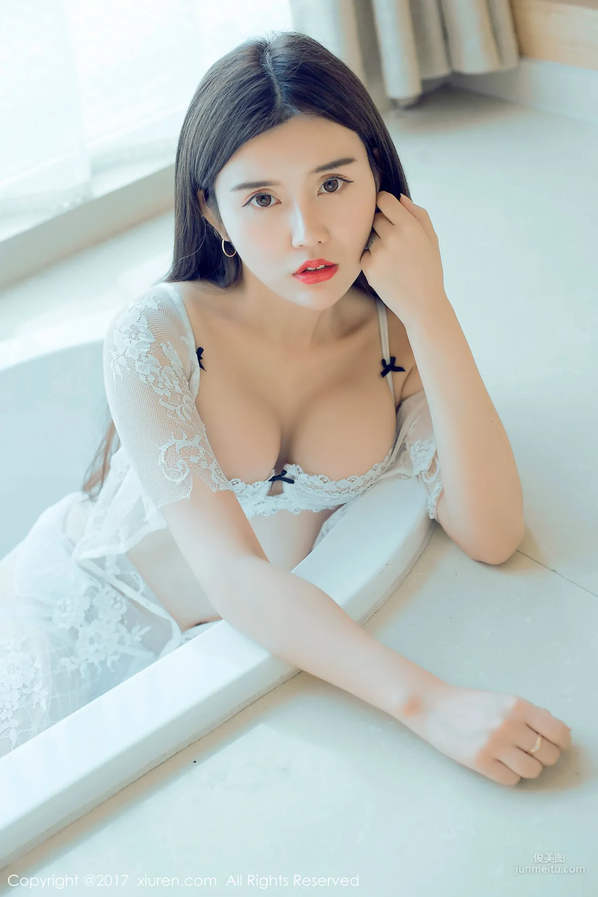 兔子NINA《青春的诱惑和妩媚》 [秀人XIUREN] NO.813 写真集2