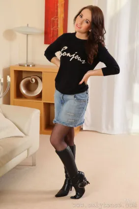 Tammy M《牛仔短裙+黑絲》 [OnlyTease] 寫真集