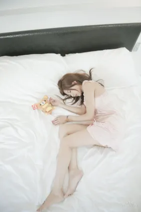 [台灣正妹] Agant小靜 旅拍共三套服裝 寫真集