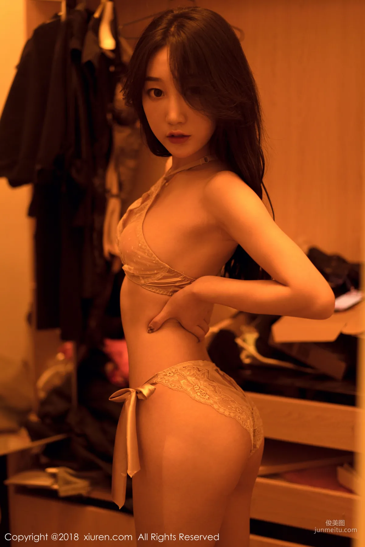 小九月《身材玲珑娇柔的妹子》 [秀人XIUREN] No.1210 写真集36