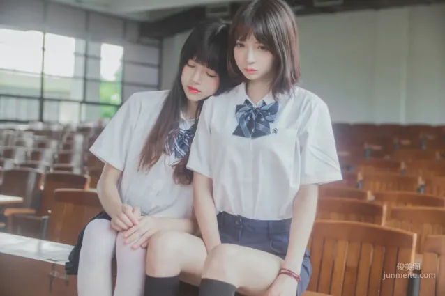 桜桃喵&瘋貓ss《JK百合》 [蘿莉COS] 寫真集