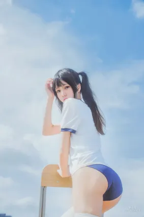 桜桃喵《體操服》 [蘿莉COS] 寫真集