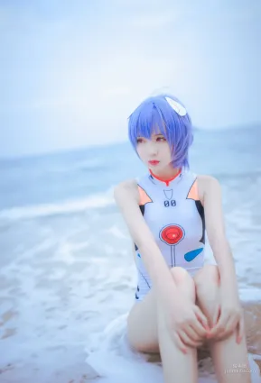 瘋貓ss《泳裝淩波女神》 [蘿莉COS] 寫真集