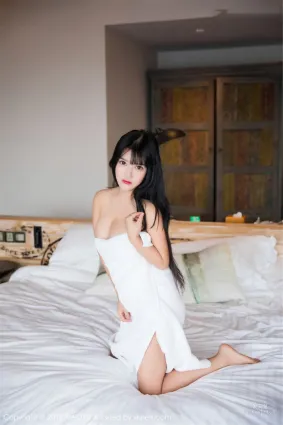 小尤奈《巨乳女神小尤奈馬代新圖》 [語畫界XIAOYU] Vol.070 寫真集