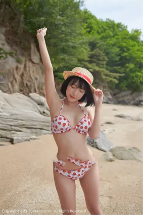 模特_卿卿《新不失性感的私房魅惑》 [秀人XIUREN] No.1611 寫真集