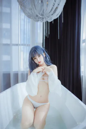 米線線sama 《浴缸》 [COSPLAY少女] 寫真集