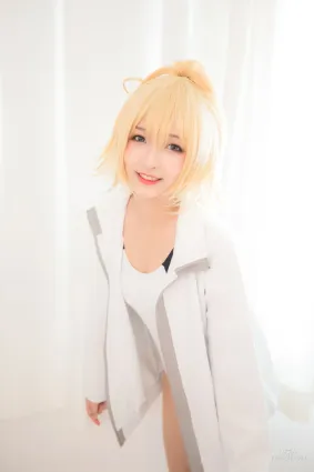 神楽坂真冬《貞德泳裝》  [COSPLAY少女] 寫真集