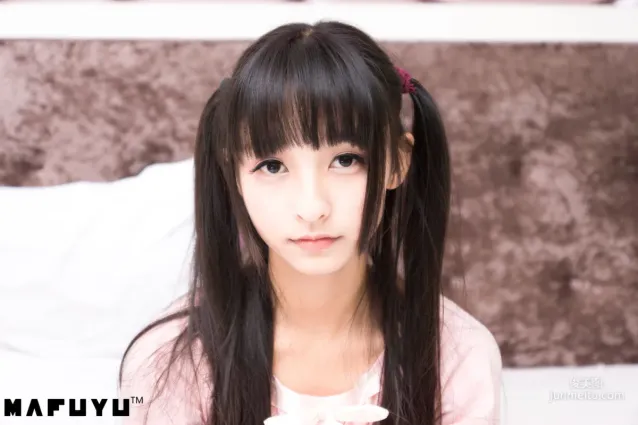 神楽坂真冬《粉白條紋系列》 [福利COSPLAY] 寫真集