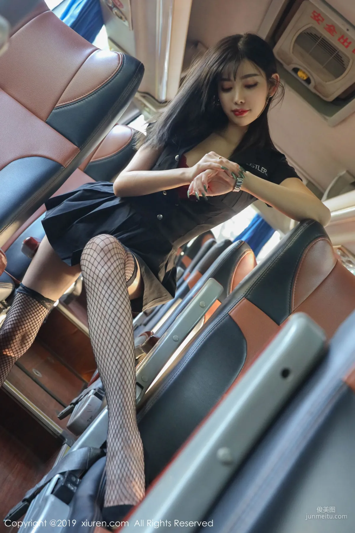 杨晨晨sugar《大巴车拍摄特辑》 [秀人XIUREN] No.1771 写真集16
