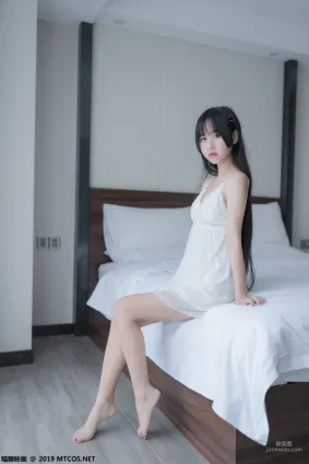 《白紗裙》 [喵糖映畫] VOL.069 寫真集