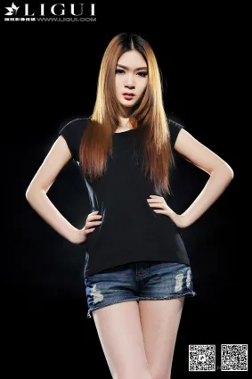Model 允兒《牛仔熱褲高跟美足》上下全集 [麗櫃貴足] 美腿玉足寫真圖片