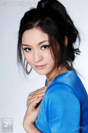 Model 英子《完美氣質，藍色誘惑》 [麗櫃LiGui] 美腿玉足寫真圖片