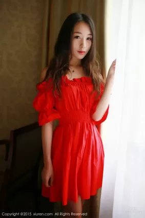 梓萱Crystal《連衣裙+熱褲+網襪制服》 [秀人網XiuRen] No.347 寫真集