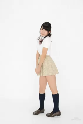 芹沢潤/芹澤潤《日本一スカートが短い現役女子高生グラドル入學！》寫真集 [YS Web] Vol.640