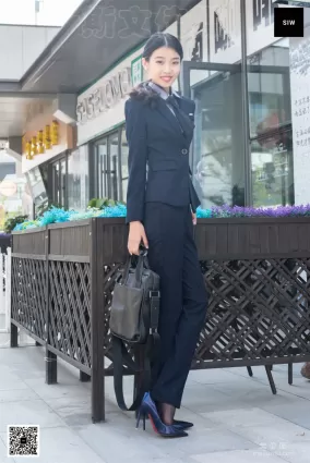 [斯文傳媒SIW]  蓉兒 《西裝黑絲》 寫真集