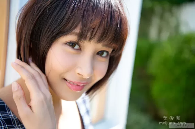[Graphis] 每日一枚 逢見リカ Rika Aimi 寫真集