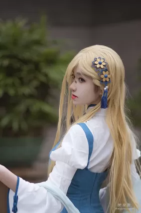 南桃Momoko 《CZ52琉璃唐》 寫真集
