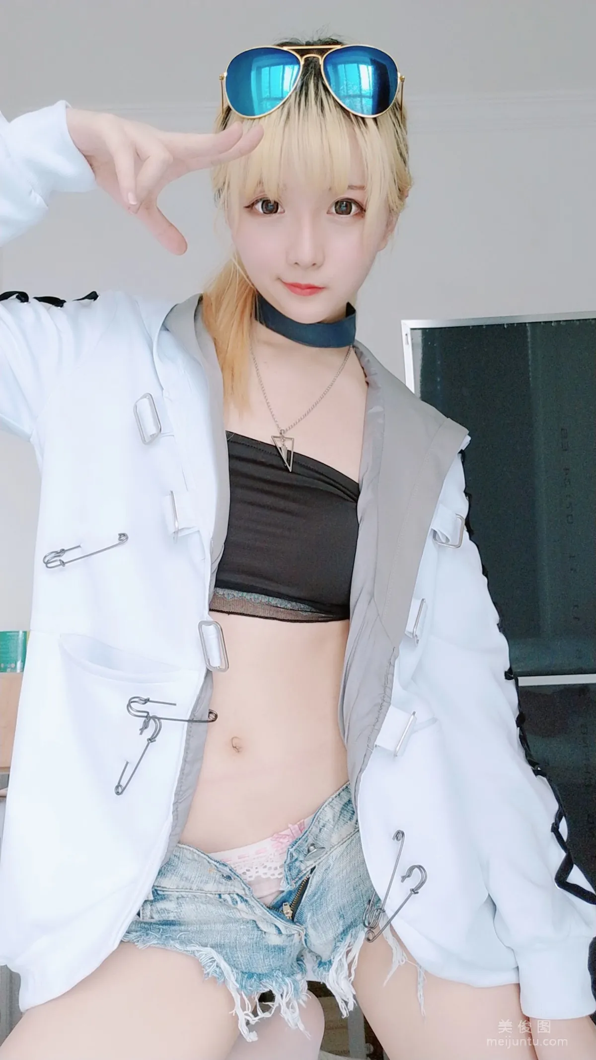 Coser小姐姐星之迟迟 《莉莉丝》 写真集1