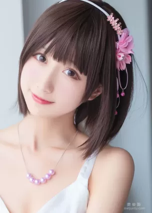 木綿綿OwO 《加藤惠 禮服》 寫真集