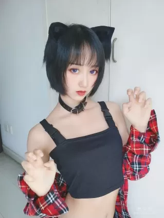 小姐姐木綿綿OwO 《不良貓》 寫真集