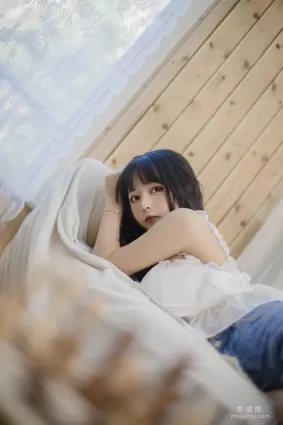 [美女Coser] 黑貓貓OvO 《客廳》 寫真集