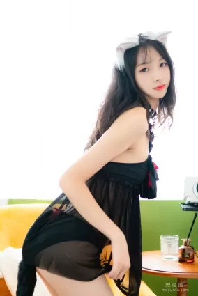 二次元妹子西瓜 《貓尾私房》 寫真集