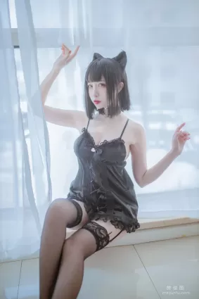 日奈嬌 《私房雙人貓耳》 寫真集