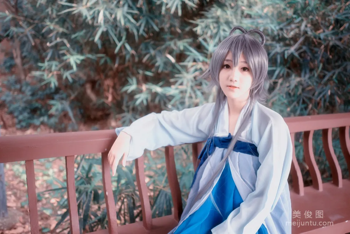 [COS福利] 动漫博主南桃Momoko 《洛天依》写真集9