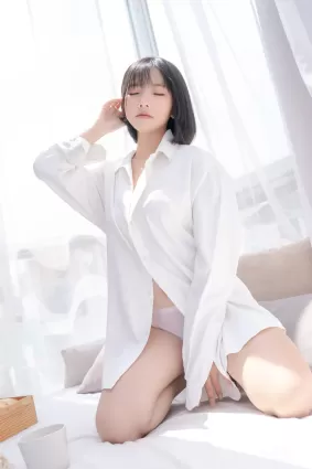 Messie Huang 《Boyfriend's shirt 》 寫真集