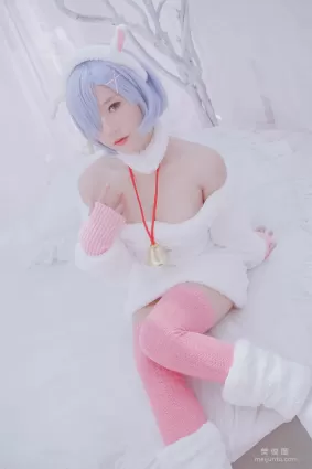 Messie Huang 《Rem the sheep》 寫真集