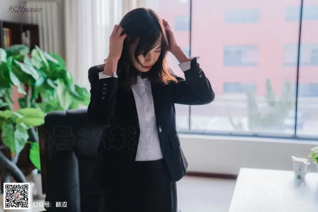 [襪澀] VOL.019 樂樂 - 腿神職業裝