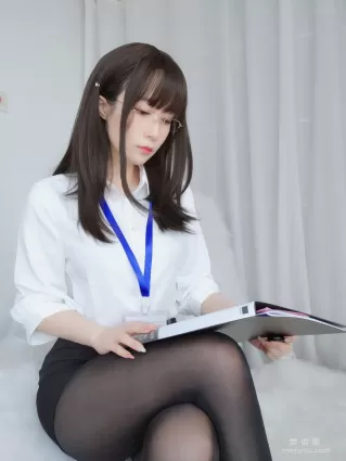 [Cosplay] Coser小姐姐白銀 - 制服  寫真套圖