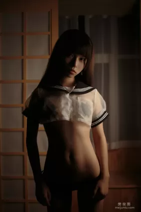 [COS福利] 白易子教主 - 透明水手服 寫真套圖