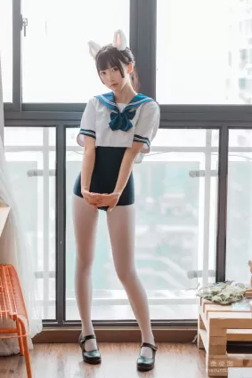[COS福利] 面餅仙兒 - 水手服 死庫水