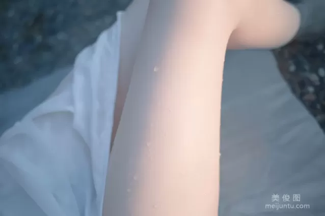國外美女SayaTheFox - 海灘随拍