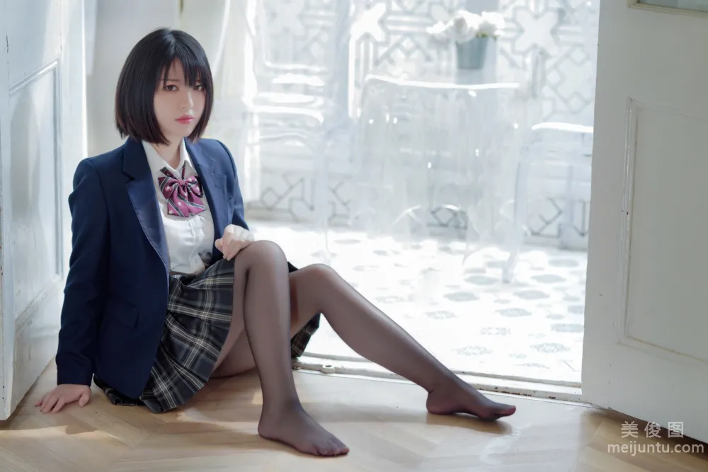 [网红COSER写真] 半半子 - 彼女の制服姿が好き4