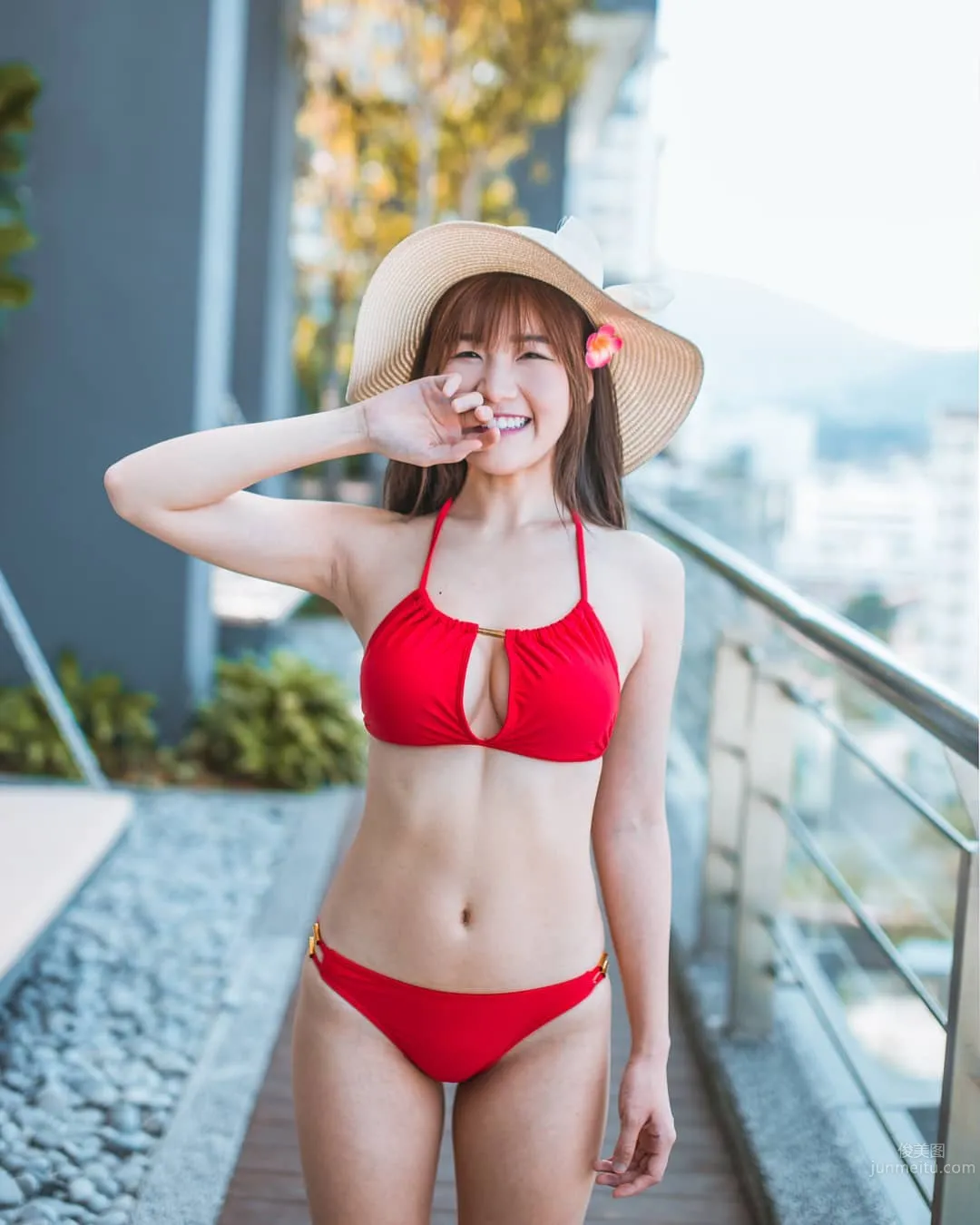 收红包啦！大马正妹萧佩儿挺「黄金奶」来拜年_3
